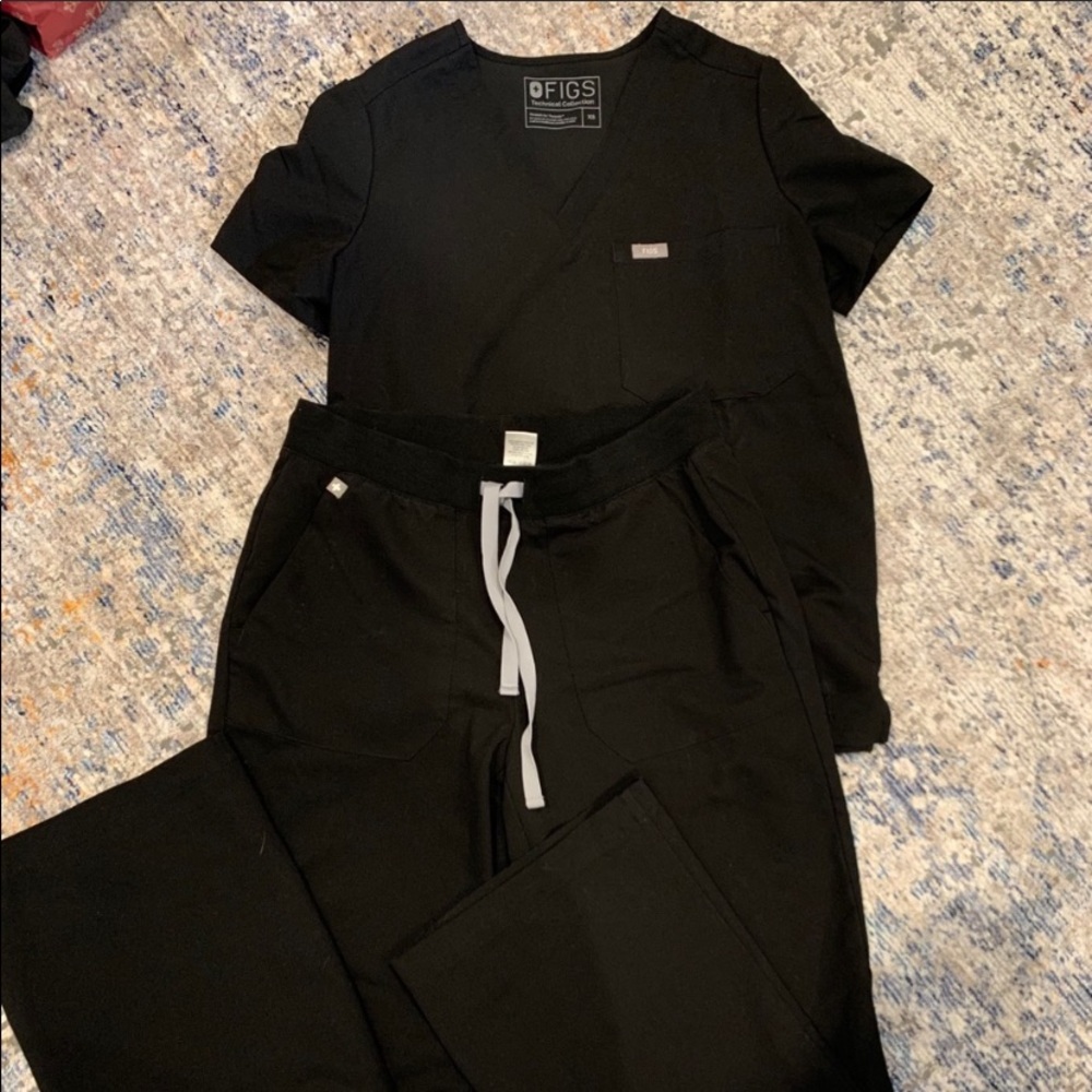 Black figs scrubs set